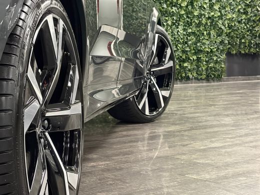 Volvo  XC60 T6 AWD Recharge Ultra Dark | Luchtvering | 360&deg; Camera | Head-Up Display | Harman Kardon | Schuif... ActivLease financial lease