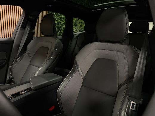 Volvo  XC60 T8 AWD Recharge Ultra Black Edition | Bowers & Wilkins | Luchtvering | Trekhaak | 360&deg; Camera | 4... ActivLease financial lease