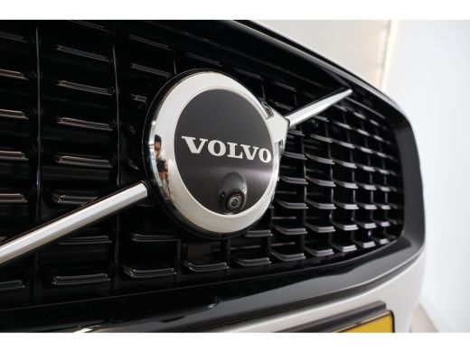 Volvo  XC90 T8 455PK AWD Ultra Dark | Pano-dak | Trekhaak | HUD | 360&deg; | Privacy glas ActivLease financial lease