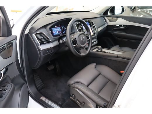 Volvo  XC90 T8 455PK AWD Ultra Dark | Pano-dak | Trekhaak | HUD | 360&deg; | Privacy glas ActivLease financial lease