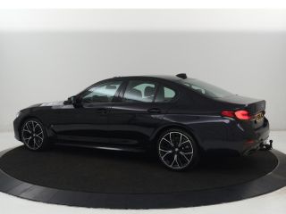 BMW 5 Serie 530d M Sport | Schuifdak | Head-Up | Nappaleder | Trekhaak | Adaptive cruise | Laserlicht | Camer...