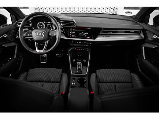 Audi A3 Sportback 45 TFSI e S line | HUD | Sonos | Camera | Carbon Spoiler | Stoelverwarming | ActivLease financial lease