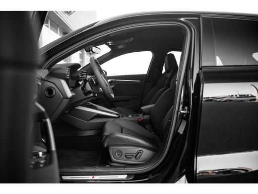 Audi A3 Sportback 45 TFSI e S line | HUD | Sonos | Camera | Carbon Spoiler | Stoelverwarming | ActivLease financial lease