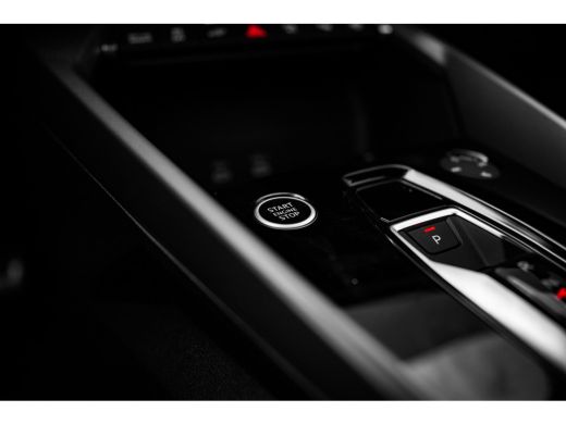 Audi A3 Sportback 45 TFSI e S line | HUD | Sonos | Camera | Carbon Spoiler | Stoelverwarming | ActivLease financial lease