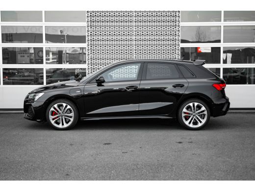 Audi A3 Sportback 45 TFSI e S line | HUD | Sonos | Camera | Carbon Spoiler | Stoelverwarming | ActivLease financial lease