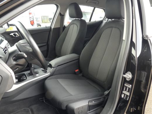 BMW 1 Serie 118i Business Edition | PARKEERSENSOREN V+A | APPLE CARPLAY / ANDRIOD AUTO | NAVI | ActivLease financial lease
