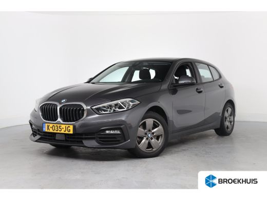 BMW 1 Serie 118i Executive Edition | Trekhaak afn. | Climate Control | Parkeersensoren | Navigatie | Apple Ca...