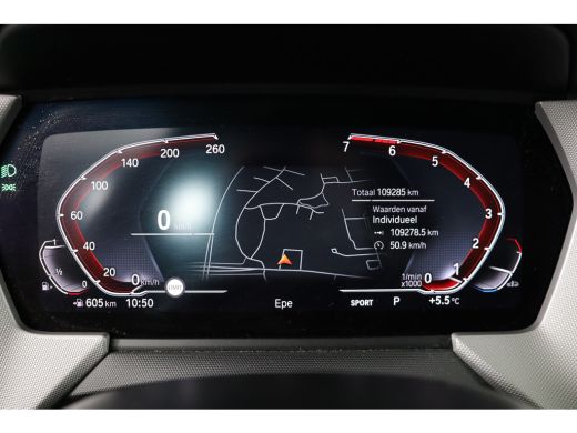 BMW 1 Serie 118i Executive Edition | Trekhaak afn. | Climate Control | Parkeersensoren | Navigatie | Apple Ca... ActivLease financial lease