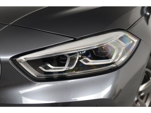 BMW 1 Serie 118i Executive Edition | Trekhaak afn. | Climate Control | Parkeersensoren | Navigatie | Apple Ca... ActivLease financial lease