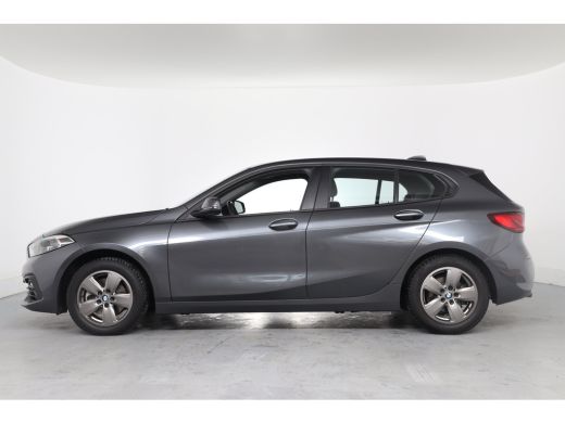 BMW 1 Serie 118i Executive Edition | Trekhaak afn. | Climate Control | Parkeersensoren | Navigatie | Apple Ca... ActivLease financial lease