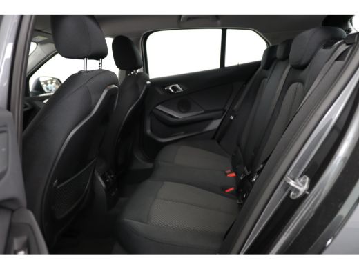 BMW 1 Serie 118i Executive Edition | Trekhaak afn. | Climate Control | Parkeersensoren | Navigatie | Apple Ca... ActivLease financial lease