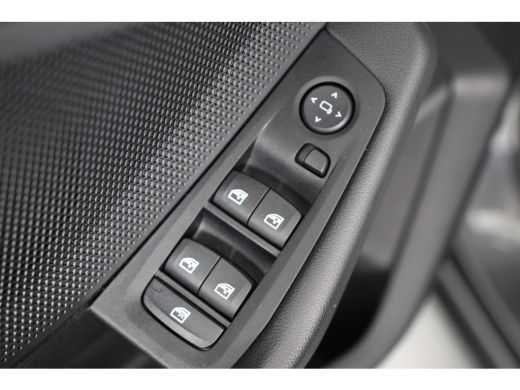 BMW 1 Serie 118i Executive Edition | Trekhaak afn. | Climate Control | Parkeersensoren | Navigatie | Apple Ca... ActivLease financial lease