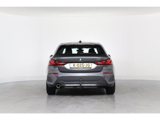 BMW 1 Serie 118i Executive Edition | Trekhaak afn. | Climate Control | Parkeersensoren | Navigatie | Apple Ca... ActivLease financial lease
