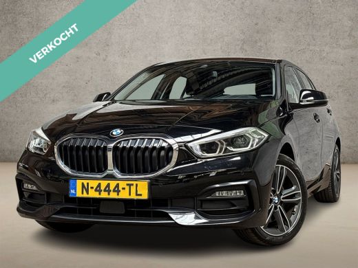 BMW 1 Serie 118i Sportline Automaat (APPLE CARPLAY, DEALER ONDERHOUDEN, GROOT NAVI, LEDER, CAMERA, STOELVERWA...