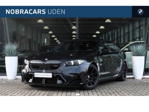 BMW M5 M5 Automaat / Panoramadak / M Multifunctionele voorstoelen / Stoelventilatie / Bowers & Wilkins /...