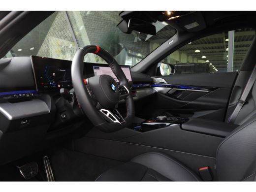 BMW M5 M5 Automaat / Panoramadak / M Multifunctionele voorstoelen / Stoelventilatie / Bowers & Wilkins /... ActivLease financial lease