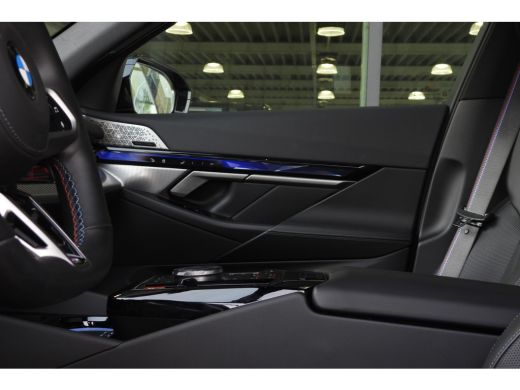 BMW M5 M5 Automaat / Panoramadak / M Multifunctionele voorstoelen / Stoelventilatie / Bowers & Wilkins /... ActivLease financial lease