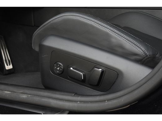BMW M5 M5 Automaat / Panoramadak / M Multifunctionele voorstoelen / Stoelventilatie / Bowers & Wilkins /... ActivLease financial lease
