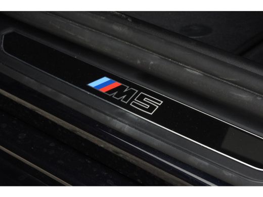 BMW M5 M5 Automaat / Panoramadak / M Multifunctionele voorstoelen / Stoelventilatie / Bowers & Wilkins /... ActivLease financial lease
