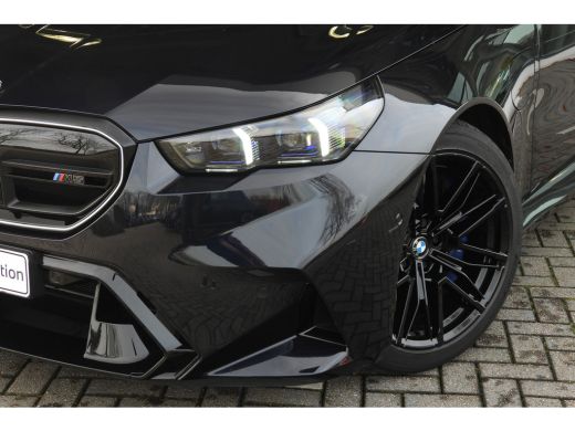 BMW M5 M5 Automaat / Panoramadak / M Multifunctionele voorstoelen / Stoelventilatie / Bowers & Wilkins /... ActivLease financial lease