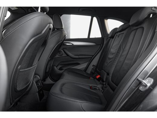 BMW X1 sDrive20i 178 PK Business Edition Plus Head up | Achteruitrijcamera | Cruise control | Keyless | ... ActivLease financial lease