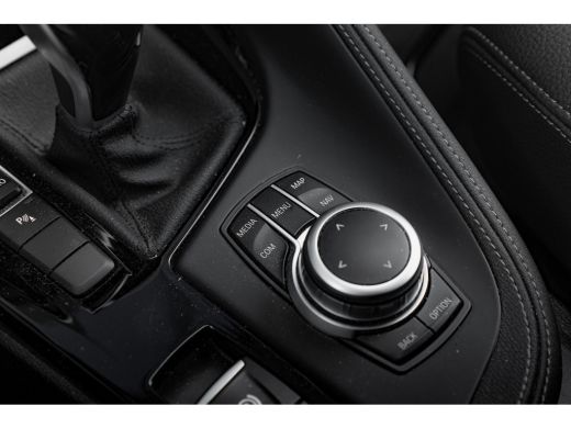 BMW X1 sDrive20i 178 PK Business Edition Plus Head up | Achteruitrijcamera | Cruise control | Keyless | ... ActivLease financial lease