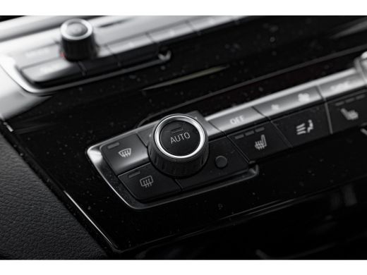 BMW X1 sDrive20i 178 PK Business Edition Plus Head up | Achteruitrijcamera | Cruise control | Keyless | ... ActivLease financial lease