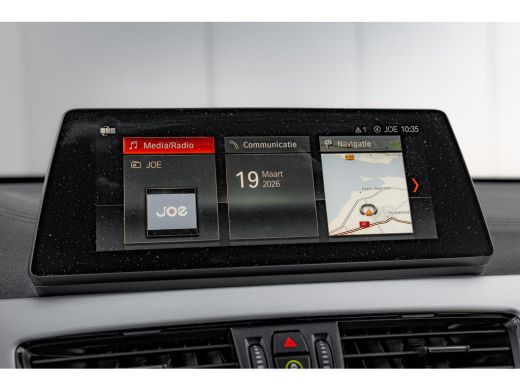 BMW X1 sDrive20i 178 PK Business Edition Plus Head up | Achteruitrijcamera | Cruise control | Keyless | ... ActivLease financial lease