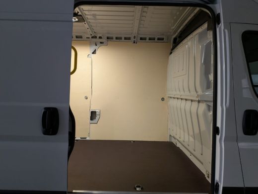 Fiat Ducato 2.2D Automaat 140PK L3H2 Betimmering | BPM-vrij! | Achteruitrijcamera | Climate control | Navigat... ActivLease financial lease