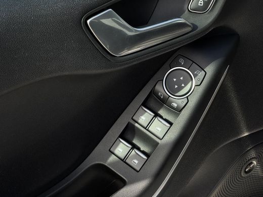 Ford Fiesta 1.0 EcoBoost ST-Line X NL-AUTO | STOELVERWARMING | CARPLAY ActivLease financial lease