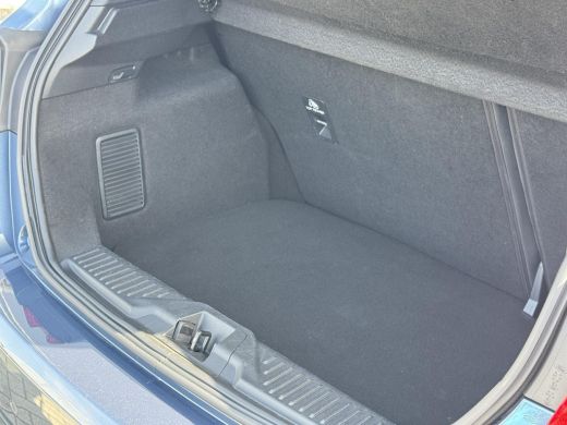 Ford Fiesta 1.0 EcoBoost ST-Line X NL-AUTO | STOELVERWARMING | CARPLAY ActivLease financial lease