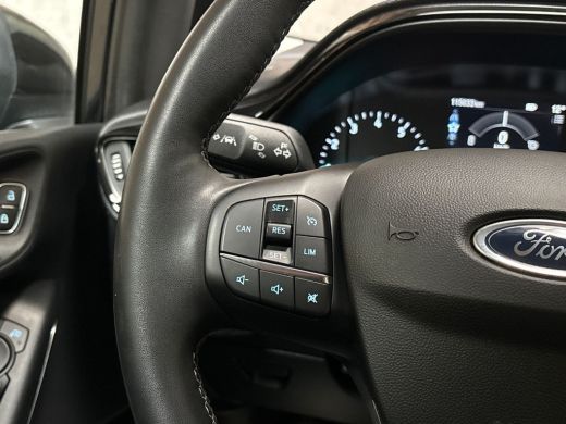 Ford Fiesta 1.0 EcoBoost Titanium (APPLE CARPLAY, GROOT NAVI, CLIMATE, PARKEERSENSOREN, SPORTSTOELEN, GETINT ... ActivLease financial lease