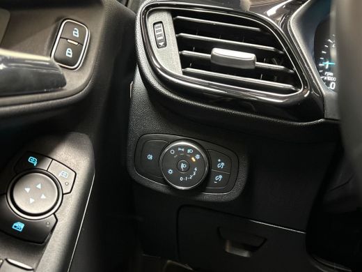 Ford Fiesta 1.0 EcoBoost Titanium (APPLE CARPLAY, GROOT NAVI, CLIMATE, PARKEERSENSOREN, SPORTSTOELEN, GETINT ... ActivLease financial lease