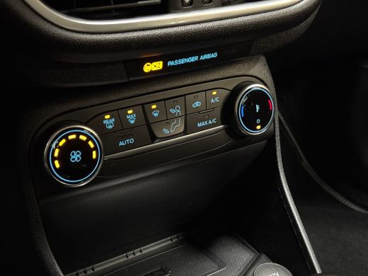 Ford Fiesta 1.0 EcoBoost Titanium (APPLE CARPLAY, GROOT NAVI, CLIMATE, PARKEERSENSOREN, SPORTSTOELEN, GETINT ... ActivLease financial lease