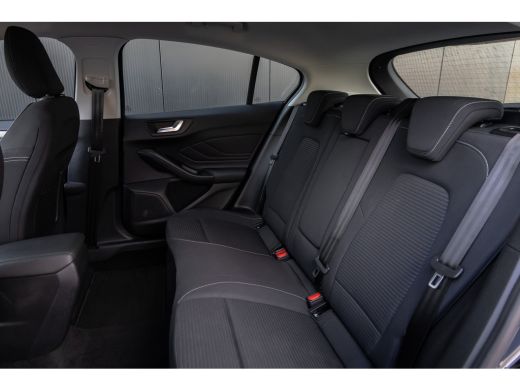 Ford Focus 1.0 EcoBoost Titanium Business | 100% dealer o.h. | Keyless | Navigatie incl. bluetooth | Winter-... ActivLease financial lease