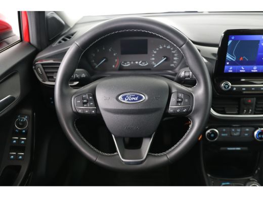 Ford Puma 1.0 EcoBoost Hybrid Titanium | Panoramadak | Trekhaak afn. | Camera | Parkeersensoren | 17 inch V... ActivLease financial lease