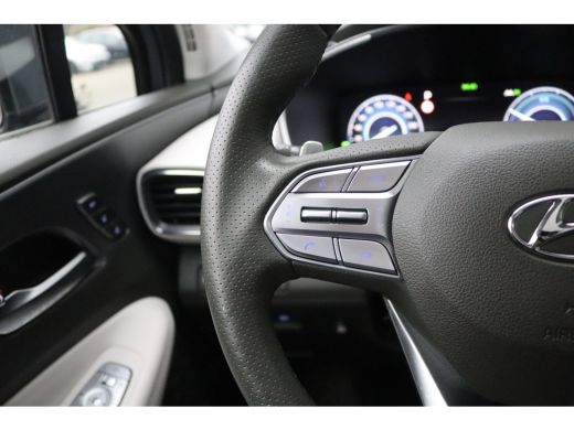 Hyundai Santa Fe 1.6 T-GDI HEV Premium Sky Open-dak/Trekhaak/Winter-pack/Memory-stoel/360-camera ActivLease financial lease