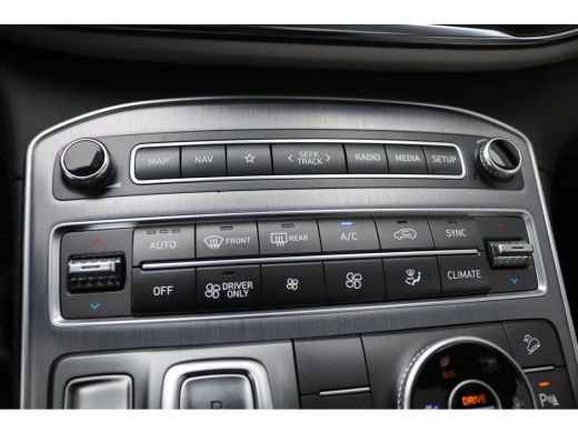 Hyundai Santa Fe 1.6 T-GDI HEV Premium Sky Open-dak/Trekhaak/Winter-pack/Memory-stoel/360-camera ActivLease financial lease