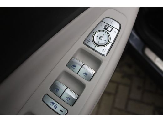 Hyundai Santa Fe 1.6 T-GDI HEV Premium Sky Open-dak/Trekhaak/Winter-pack/Memory-stoel/360-camera ActivLease financial lease