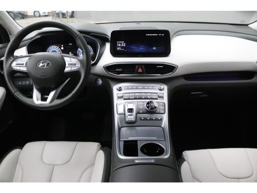 Hyundai Santa Fe 1.6 T-GDI HEV Premium Sky Open-dak/Trekhaak/Winter-pack/Memory-stoel/360-camera ActivLease financial lease