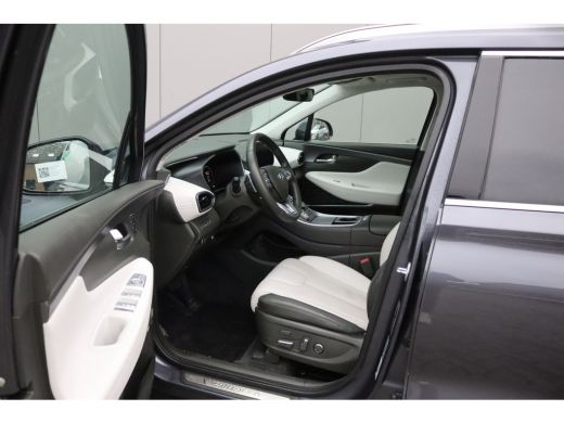 Hyundai Santa Fe 1.6 T-GDI HEV Premium Sky Open-dak/Trekhaak/Winter-pack/Memory-stoel/360-camera ActivLease financial lease