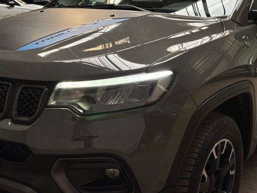 Jeep Compass 4xe 240 Plug-in Hybrid Electric Trailhawk 240Pk Automaat (PANORAMADAK, NARDO GREY, VIRTUAL COCKPI... ActivLease financial lease