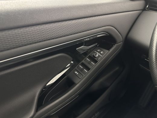 Land Rover Range Rover Evoque 2.0 D180 AWD SE (INCL-BTW) Aut. *LEATHER | FULL-LED | HEATED-COMFORTSEATS | NAVI-FULLMAP | SHIFTP... ActivLease financial lease
