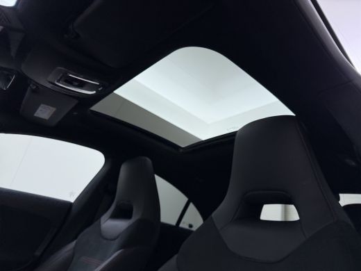 Mercedes-Benz CLA 250e AMG // Panoramadak // Carplay // MultiBeam LED // Sfeerverlichting // Night pakket // Keyles... ActivLease financial lease