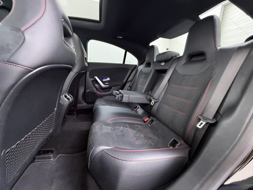 Mercedes-Benz CLA 250e AMG // Panoramadak // Carplay // MultiBeam LED // Sfeerverlichting // Night pakket // Keyles... ActivLease financial lease