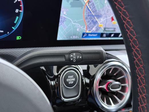 Mercedes-Benz CLA 250e AMG // Panoramadak // Carplay // MultiBeam LED // Sfeerverlichting // Night pakket // Keyles... ActivLease financial lease
