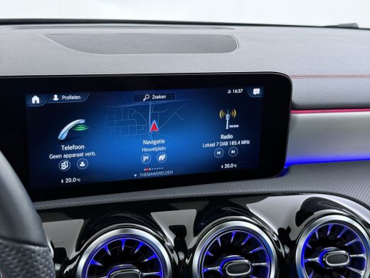 Mercedes-Benz CLA 250e AMG // Panoramadak // Carplay // MultiBeam LED // Sfeerverlichting // Night pakket // Keyles... ActivLease financial lease