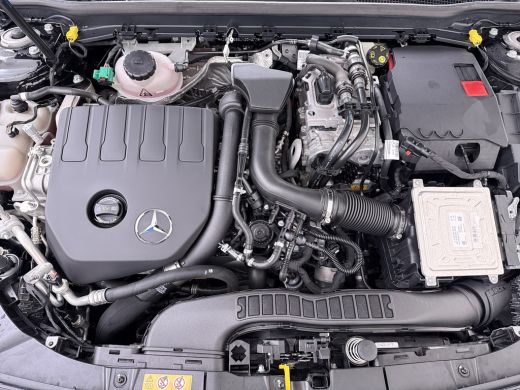 Mercedes-Benz CLA 250e AMG // Panoramadak // Carplay // MultiBeam LED // Sfeerverlichting // Night pakket // Keyles... ActivLease financial lease