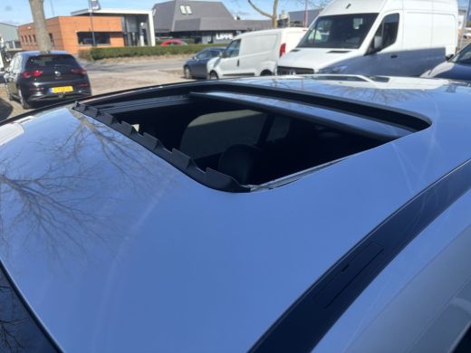 Mercedes-Benz EQC 400 4MATIC Premium 80 kWh | Schuifdak | Burmeister | Sfeerverlichting | AMG Styling ActivLease financial lease