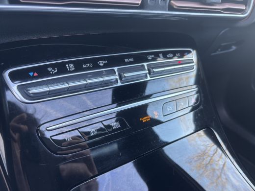 Mercedes-Benz EQC 400 4MATIC Premium 80 kWh | Schuifdak | Burmeister | Sfeerverlichting | AMG Styling ActivLease financial lease